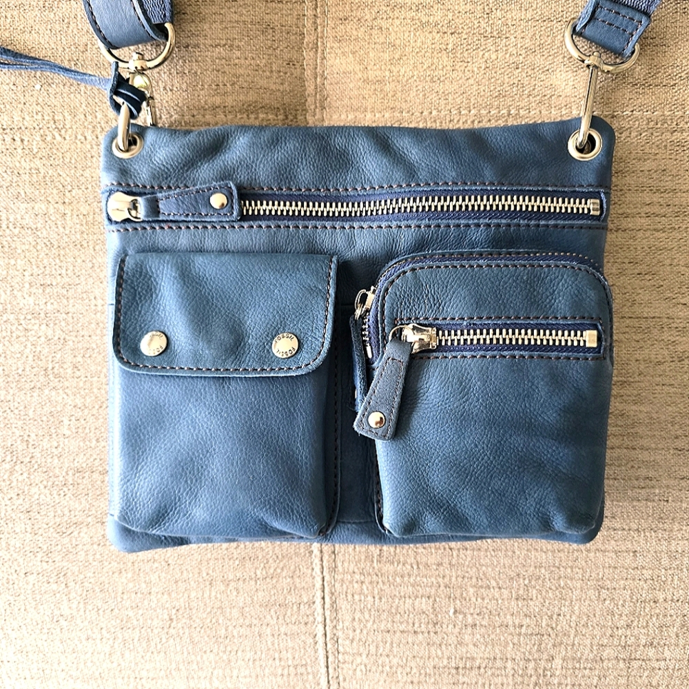 Fossil Sutton Pebbled Leather Blue Crossbody NWOT - Picture 2 of 9